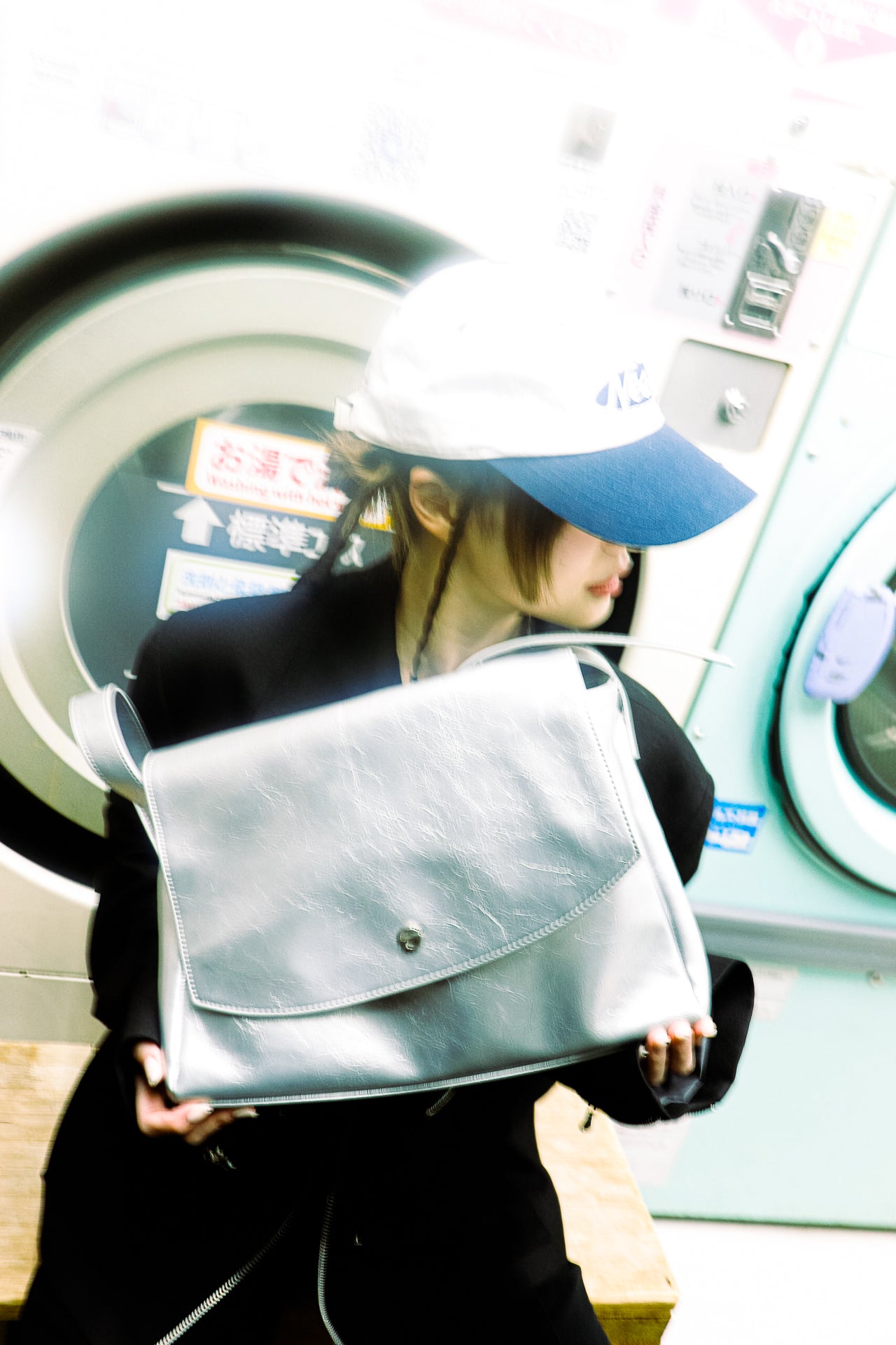 Capture bag - crinkle silver