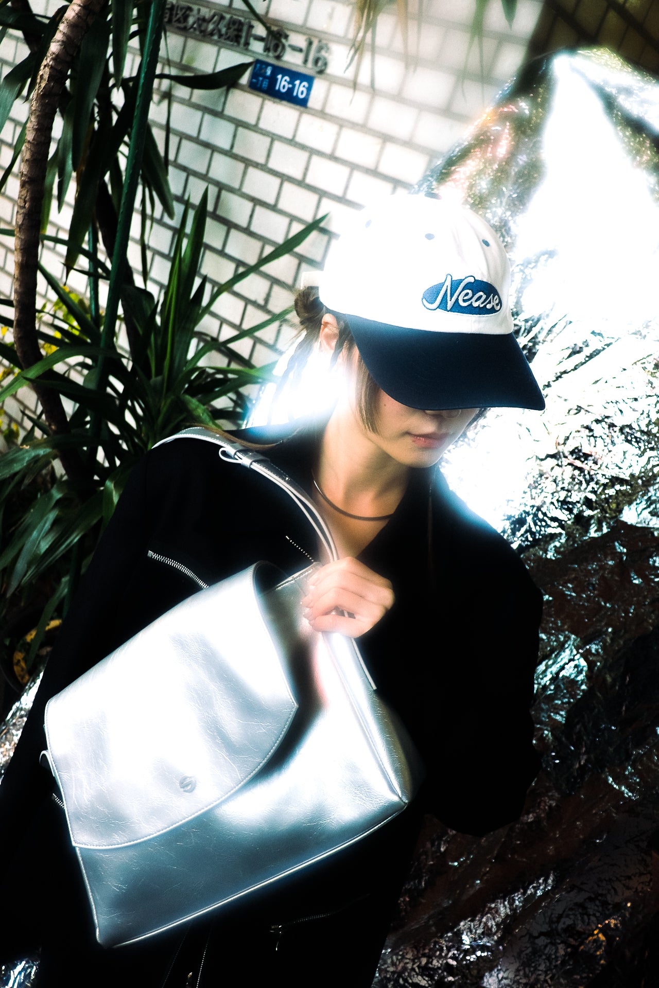 Capture bag - crinkle silver