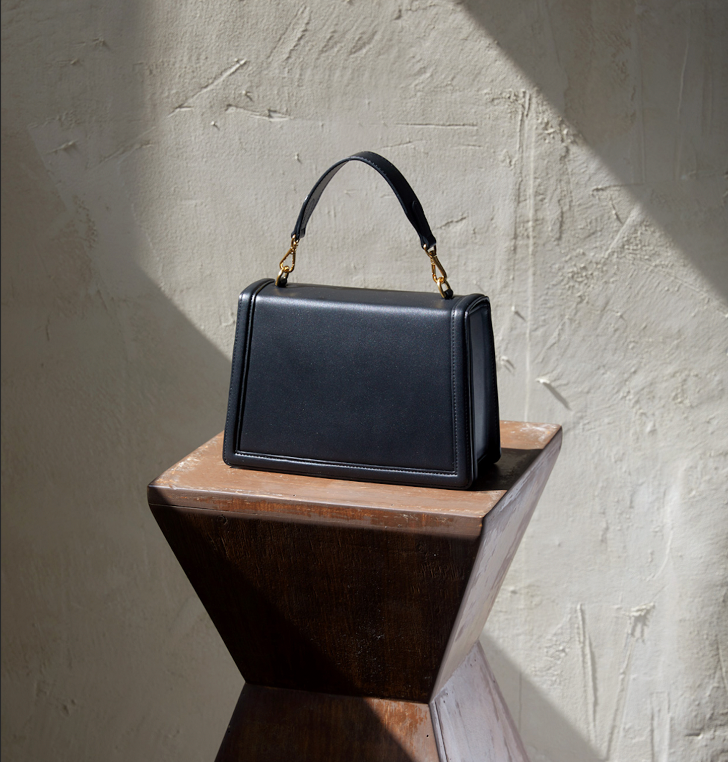 Acode mid bag - line black