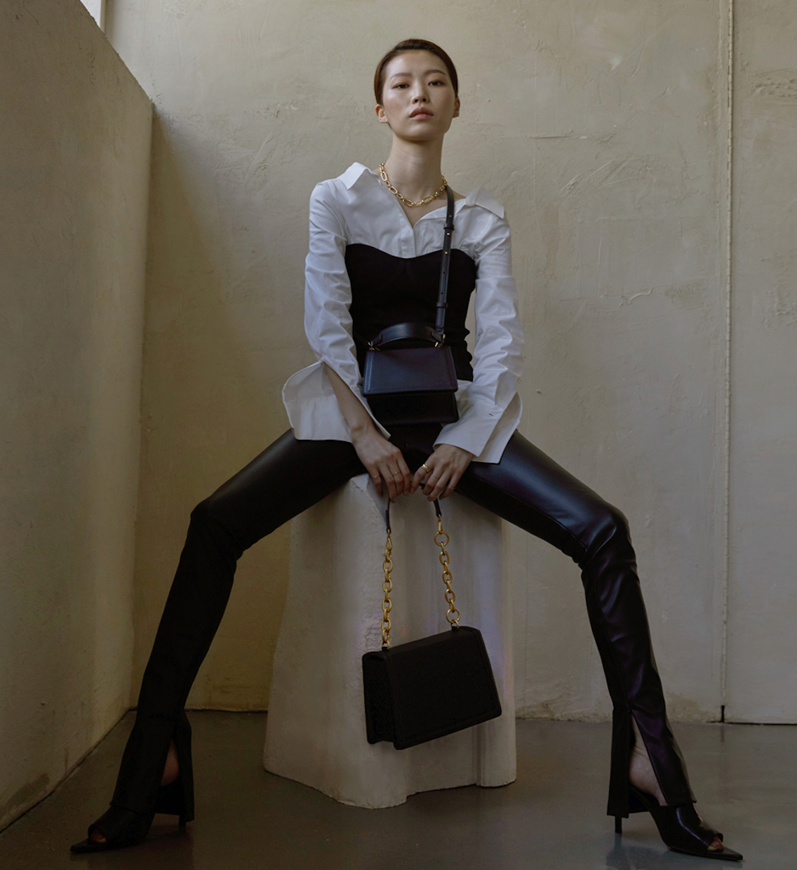 Acode mid bag - line black