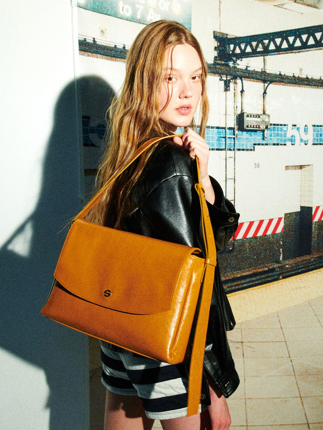 Capture bag - crinkle camel