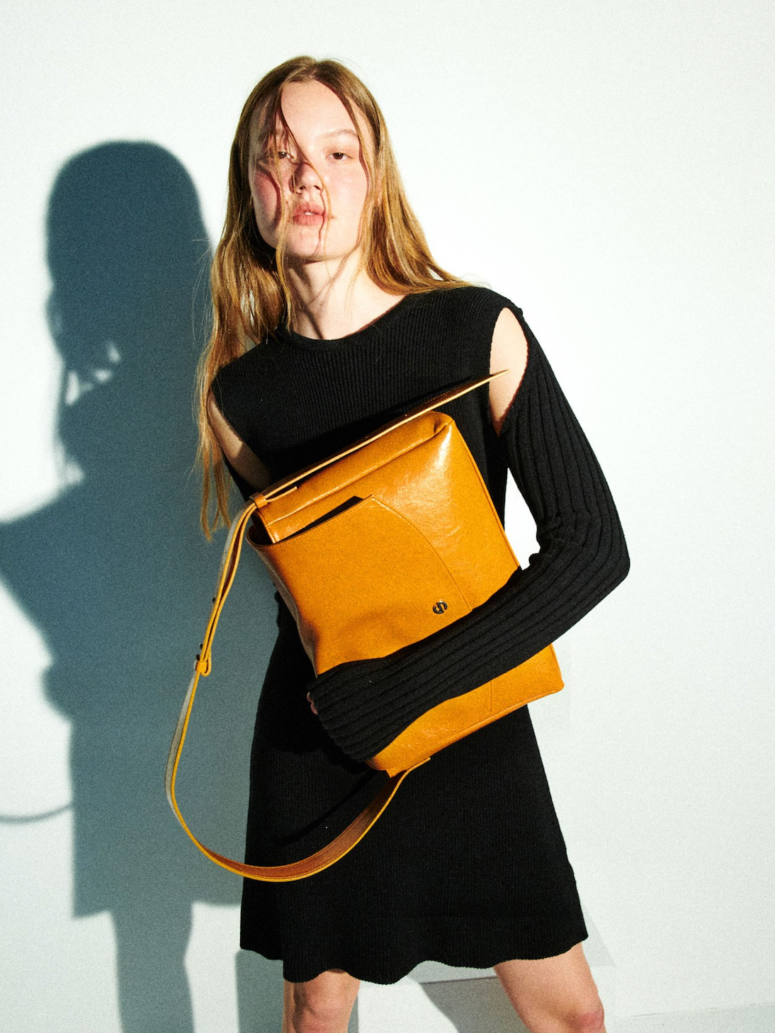 Capture bag - crinkle camel