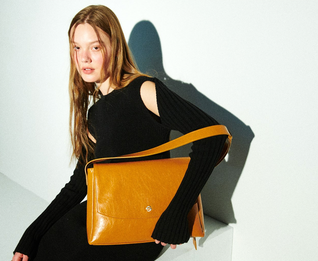 Capture bag - crinkle camel