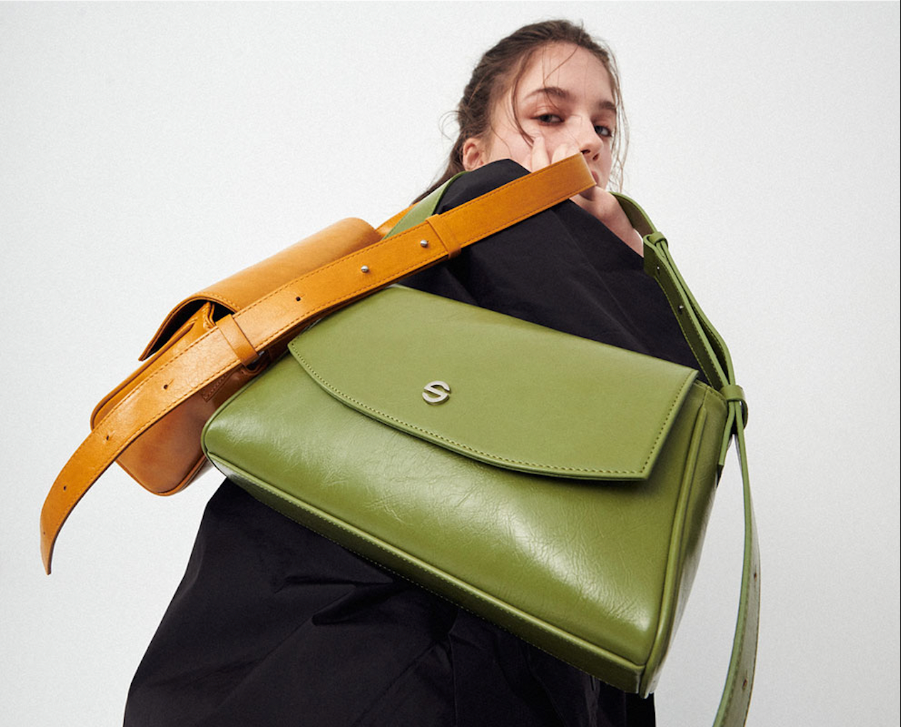 Capture bag mini - crinkle olive