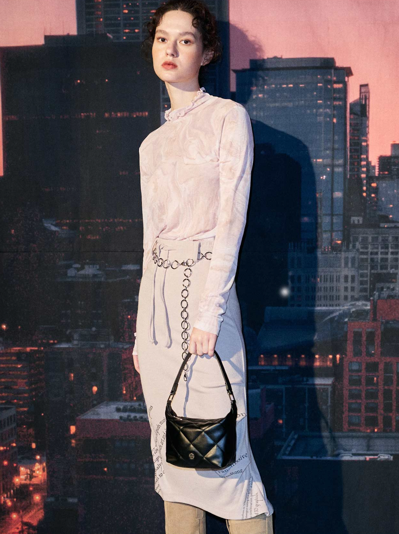 Glow bag puff - black