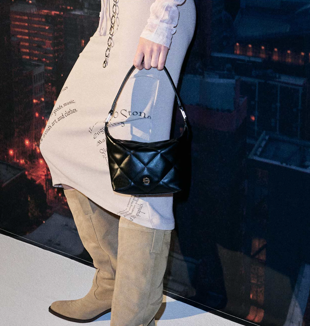 Glow bag puff - black