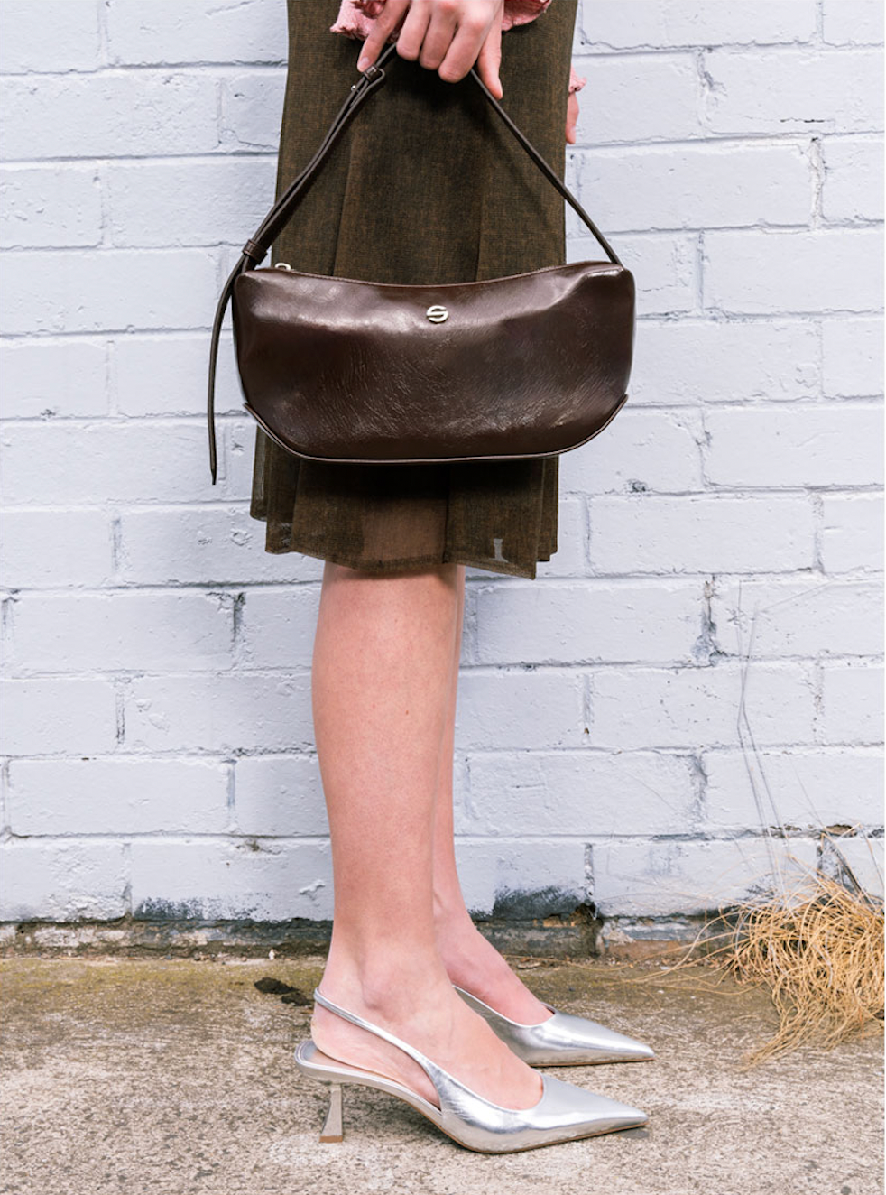 Groove middle bag - crinkle choco brown