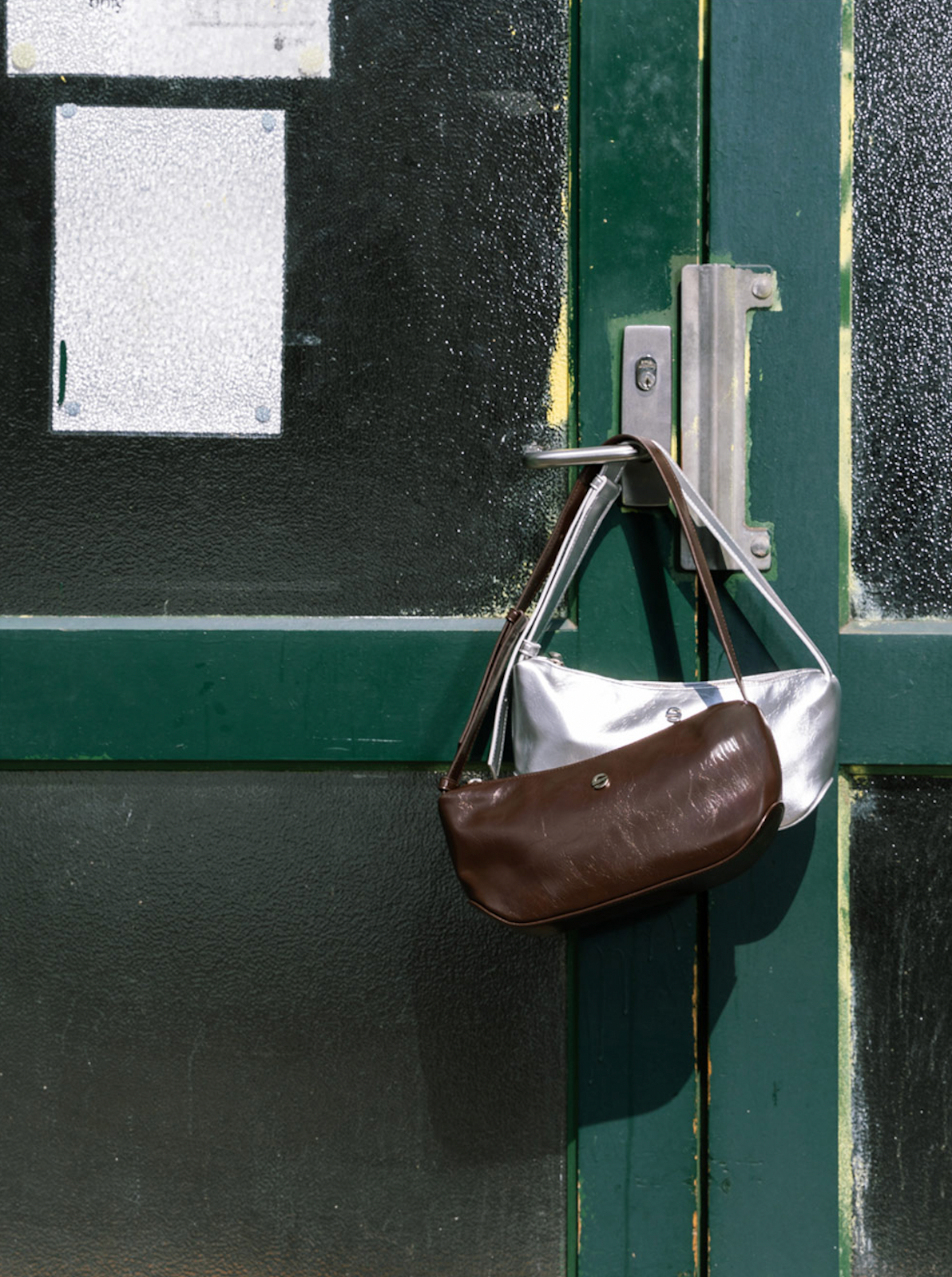 Groove middle bag - crinkle choco brown