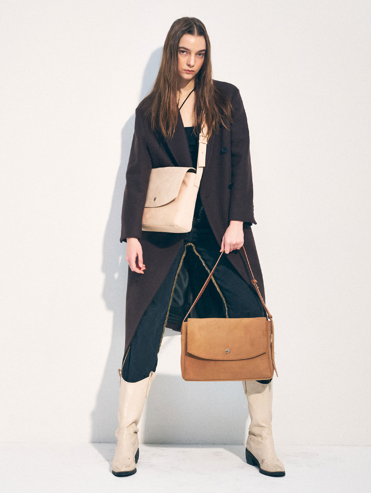 Capture bag - suede light beige