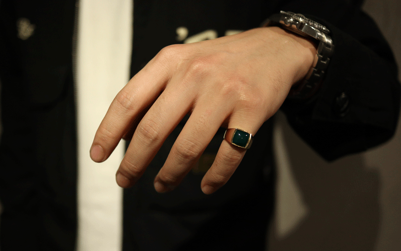 GREEN ONYX SIGNET RING